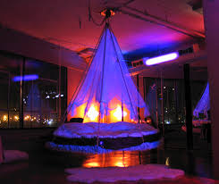 Blindguru S Co Op Symbiotic Bedroom I M Getting Sleepy Keyifli Yatak Odasi Yatak Odasi Yatak