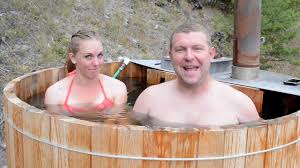 No electricity needed, just an armload of firewood! Timelapse Wood Fired Hot Tub Built By Couple In 13 Min Youtube