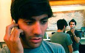 The fact that she's getting a weird vibe from the guy that she's talking to could mean that he's a catfish. What Is A Catfish And How Can You Spot One