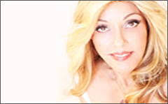 Nicole Tracy's Instagram, Twitter & Facebook