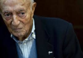 Lucio, el genio que hizo brillar los huevos fritos con patatas: «No quise  estrellas Michelin. Les dije yo que no»