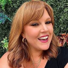 Kristin Willman's Instagram, Twitter & Facebook