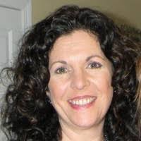 Linda Perron's Instagram, Twitter & Facebook