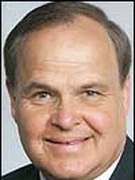 Huskies QB coach accepts job at UCLA