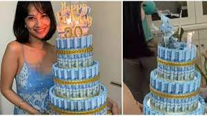 Ulang tahun, pernikahan, maupun perayaan hari tertentu pastinya tak lengkap jika tanpa adanya kue. Kue Ulang Tahun Unik Yang Didapat Sejumlah Selebriti