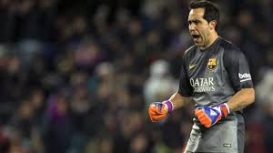 Bravo играет с 2020 в бетис (бетис). Claudio Bravo Fc Barcelona Best Saves 2014 15 Hd Youtube