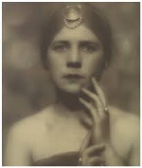 The Online Photographer: The Perfect Portrait Lens