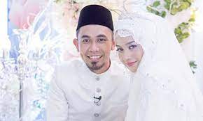 Meriah sekejap dunia laman sosial tanah air apabila gambar isteri hafiz hamidun iaitu joy revfa yang dilabelkan seksi telah tersebar di laman sosial. Hafiz Hamidun Tidak Tahu Foto Isteri Kena Kecam Suara Viral Malaysia