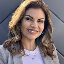 Debra Tinker's Instagram, Twitter & Facebook