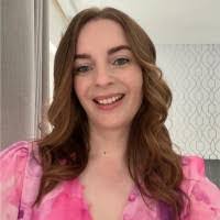 Faye Warren's Instagram, Twitter & Facebook