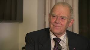 Arthur arntzen, journalist, artist og forfattar, særleg kjend for framføringa si av figuren oluf, som han har turnert med på tallause scener, og som elles er presentert i bøker, på plate, på teater og fjernsyn. Arthur Arntzen Humorist Alchetron The Free Social Encyclopedia
