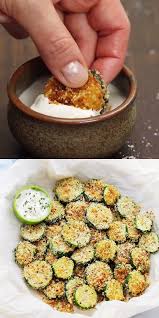 Pin By Ketofacil Incrediblog On Baked Parmesan Zucchini Crisps In 2020 Veggie Dishes Veggie Recipes Food