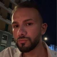 100+ profiluri „Albert”