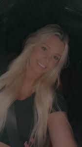 Leanna Bishop's Instagram, Twitter & Facebook