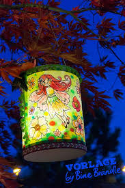 Zauberhaft Bunte Elfen Mit Verspielten Blumen Eine Tolle Vorlage Fur Laternen Oder Auch Lampenschirme E Do It Yourself Basteln Kreativ Basteln Diy Deko Ideen