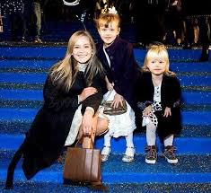 Вчера, 20 мая, день рождения праздновала юная дочь актрисы юлии пересильд анна. Otec Docherej Yulii Peresild Aleksej Uchitel Rasskazal O Svoih Detyah