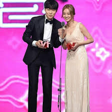 Pictures, gifs, and videos of south korea's most adorable tsundere ㅡ 류준열. Ryu Jun Yeol ë¥˜ì¤€ì—´ Ph On Twitter Some Yeolri Contents Today Ryu Jun Yeol And Lee Hyeri At Tvn10 Awards Night 2016 Ryujunyeol ë¥˜ì¡´ì—´ Leehyeri Reply1988 Https T Co Wbz43bp4yf