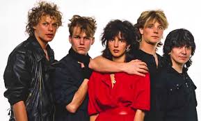 Nov 04, 2019 · though nena (the band and singer) had a few hits after this song, 99 luftballons was by far its most significant success and remains a favorite in both languages. Nena 99 Luftballons