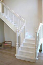 Treppen Bau In Stuttgart Heilbronn Munchen Oder Nurnberg Ilshofener Treppenbau Treppe Landhausstil Wohnzimmer Treppengelander Innen