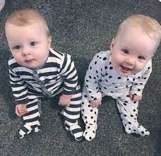 babycute twin twins baby اطفال توينز توأم مساء مساء الخير صور صوره توام تصميم تصاميم مواليد رمزيه كيوت كياته اكسبلور صباح instagram posts baby face instagram