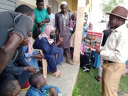 It is surrounded by six countries: Burkina Faso Unmas