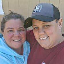 Where to get the best calzone or panzarotti in Lowndes County, Georgia?