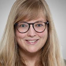 Suzanne Sievers's Instagram, Twitter & Facebook