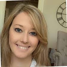 Sarina Harney's Instagram, Twitter & Facebook