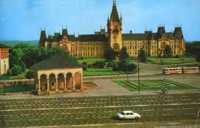 Jeden tag werden tausende neue, hochwertige bilder hinzugefügt. Turist In OraÈ™ul IaÈ™i Iassy Jassy Palatul Culturii Din IaÈ™i