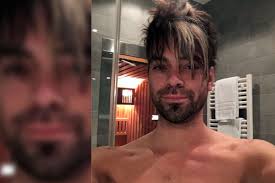 Chris von Ehrlich Brothers zeigt sich oben ohne, doch den Fans fällt nur  eins auf