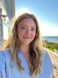 Eva Oakes's Instagram, Twitter & Facebook