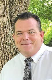 Veteran councilwoman Travis faces challenge from political newcomer in Ward  6