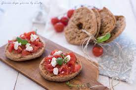 Friselle indicazioni chiare e dettagliate su come preparare questa ricetta: Friselle Integrali A Lievitazione Naturale