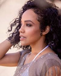 Elaine Unzicker's Instagram, Twitter & Facebook