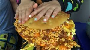 Bad baby giant candy taste test challenge toy freaks family newbad baby st patrick's day challenge messy food fight victoria annabelle daddy toy freaks famil. Hu De Giant Cheeseburger Challenge Messy Victoria Annabelle Freak Daddy Bad Babies Tas Facebook