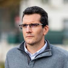 🌍 Kévin Jean devenait titulaire de la Chaire de professeur junior « #Santé  et changements globaux » à l'ENS Université PSL, un poste mêlant à la fois  #recherche et #enseignement.