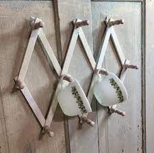 Vintage White Wooden Accordion Wall Peg Rack Wooden Coat Hooks Etsy Wooden Coat Hooks Vintage Coat Rack Cottage Decor Farmhouse