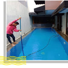 Spesifikasi pekerjaan jasa perawatan kolam renang dari dukopool antaralain sebagai berikut ini pengechekan kadar chemical pada air kolam renang harga perawataan kolam renang dapat dinegosiasikan di lokasi Jasa Perawatan Kolam Renang Bumi Karya Pool