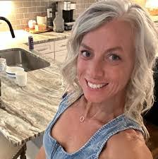 Dee Broyles's Instagram, Twitter & Facebook