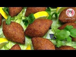 طريقة سهلة لعمل الكبة المقلية من دون هبرة وبدون ماكينة وطريقة سهلة لتشكيلها مقرمشة الحلقة 80 Youtube Egyptian Food Kebab Recipes Food