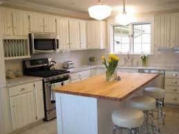 Pin By Lindsay Bailey Baldwin On Buscando La Cocina Perfecta Beadboard Kitchen Kitchen Design Contemporary Kitchen Design