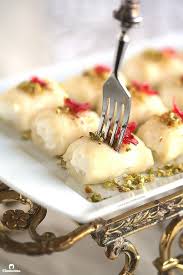 Halawet El Jibn Sweet Cheese Rolls 2 C Ater For The Sweet Cheese Rolls 1 C Water C Sugar 1 C Semol Recettes De Cuisine Cuisine Orientale Cuisine Libanaise