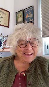 @MMargolyes's video Tweet