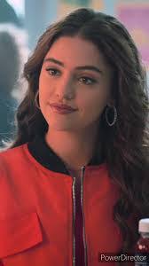 Clara Wills's Instagram, Twitter & Facebook