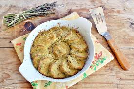 Scoprite subito come realizzare ricette stuzzichini gustose e sane, perfette per le vostre cene in compagnia o i vostri pranzi in ufficio. Gnocchi Di Polenta Gratinati Con Asparagi E Parmigiano