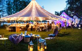 La décoration de mariage évolue, la. Louer Un Chapiteau Pour Mon Evenement Combien Ca Coute