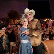 Página inicial world music vicente fernandez jr. Vicente Fernandez Jr On Instagram Hoy Es Un Dia Muy Especial Celebramos Que Hace Anos Dios Mando A Un Angel Para Que Fuera El Pilar De Nuestra Familia Te Amo Mami
