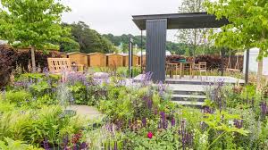 Ccla A Family Garden Designed By Amanda Waring And Laura Arison Silver Gilt Medal Winner Rhs Chatsworth Family Garden Flower Show