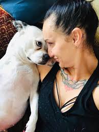 Whhhyyyy. She was so beautiful and then all of the sudden BAMM. What can I  do? Can I take a piece and propagate in water? I don't want to loose her  completely |