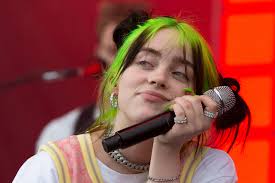 On wednesday (march 17), the everything i wanted singer debuted her latest hairstyle on instagram. Billie Eilish Shows Off New Brown Hair In Xanny Music Video